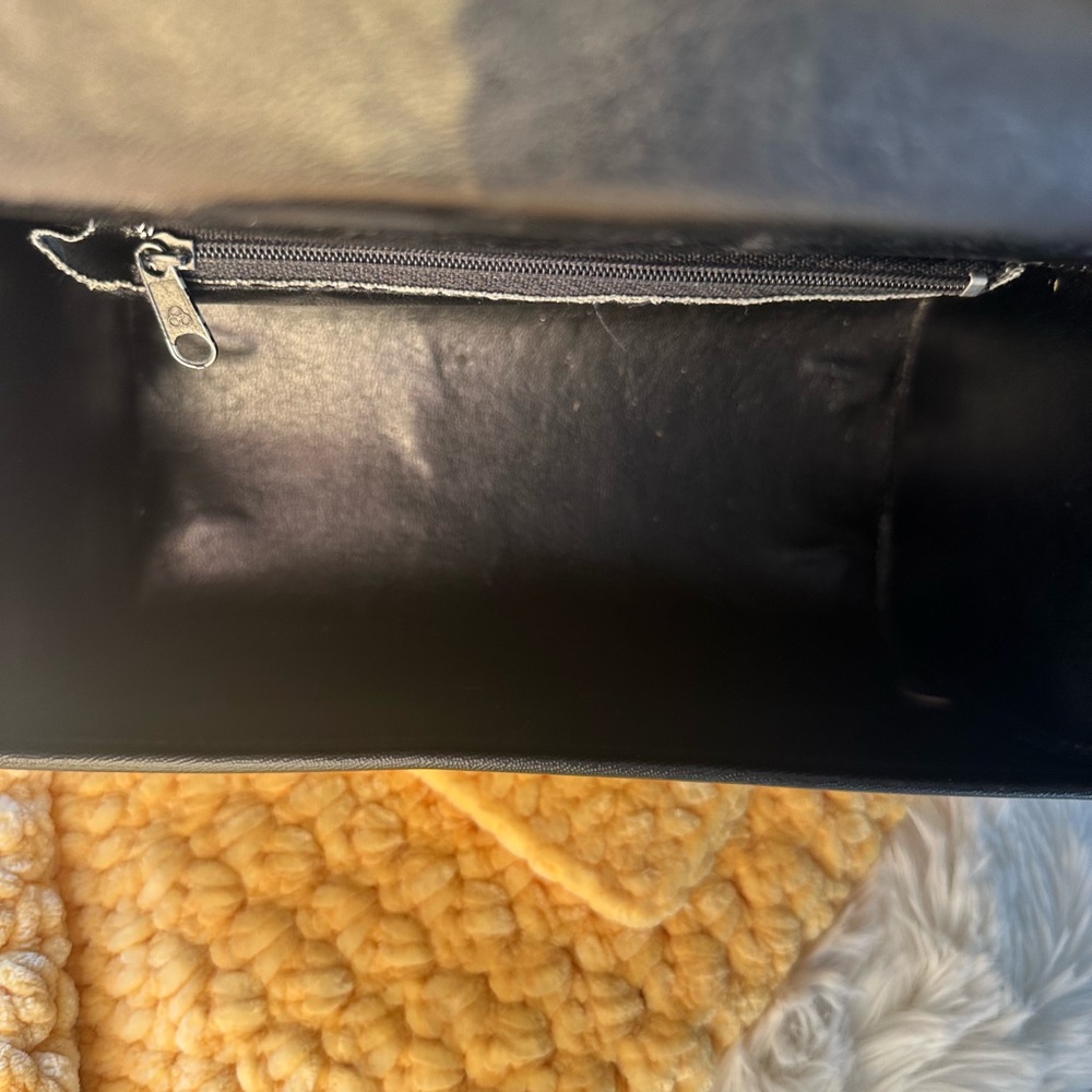 Vintage Striped Black and White Women's Handbag - Picture 6 of 8